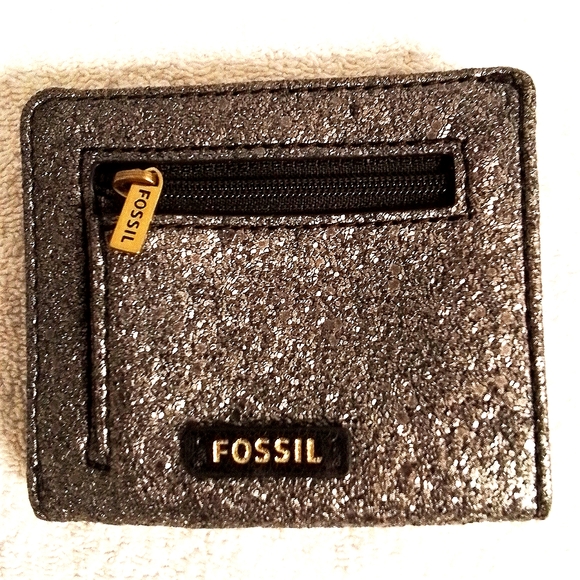 Adorable Owl Fossil Wallet! There's pockets for your dollar bills change & cards - Picture 2 of 6